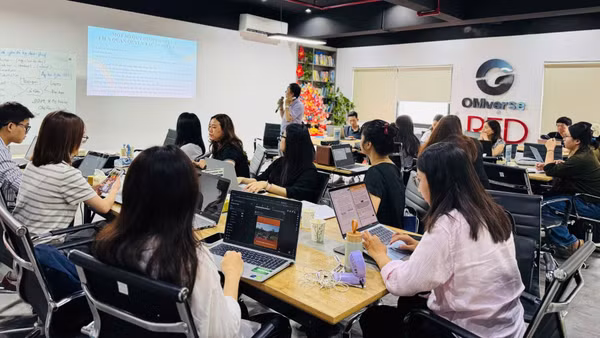 Các đại biểu tham dự chương trình. (Ảnh: THANH LOAN).