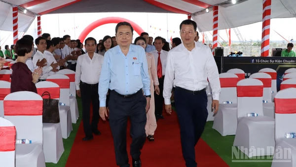 Chủ tịch Quốc hội Trần Thanh Mẫn đến dự Lễ khởi động Dự án thành phần 1-bồi thường, hỗ trợ và tái định cư tuyến Hương lộ 2 đoạn từ Quốc lộ 51 đến cao tốc Thành phố Hồ Chí Minh-Long Thành-Dầu Giây.