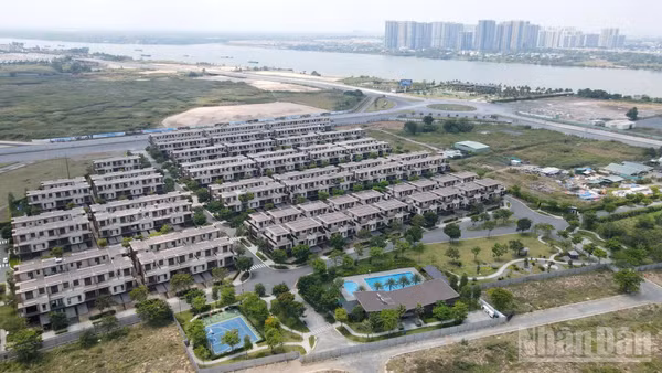 Một khu đô thị ven sông Đồng Nai tại phường Long Hưng, tỉnh Đồng Nai.