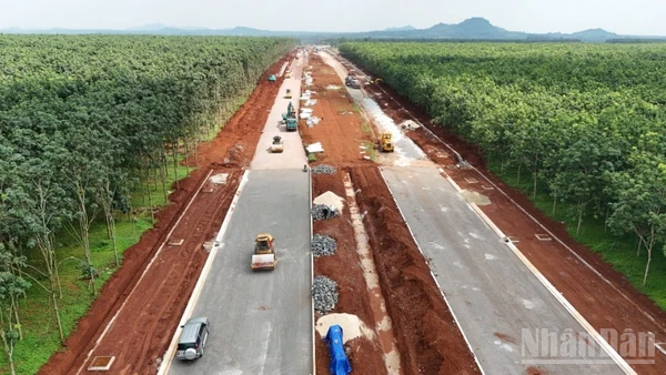 Đường Vành đai 1 Long Khánh đang được tăng tốc đẩy nhanh tiến độ để hoàn thành cuối năm 2025.