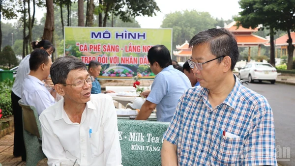 Dù mới đi vào hoạt động nhưng mô hình “Cà phê sáng - lắng nghe, trao đổi với nhân dân” đã phát huy hiệu quả.