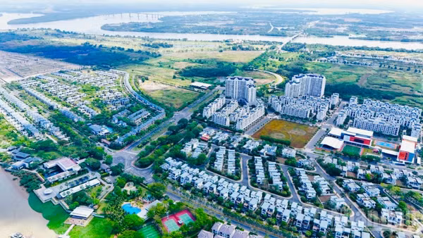 Một khu đô thị ven sông Đồng Nai thuộc xã Đại Phước, thành phố Đồng Nai.