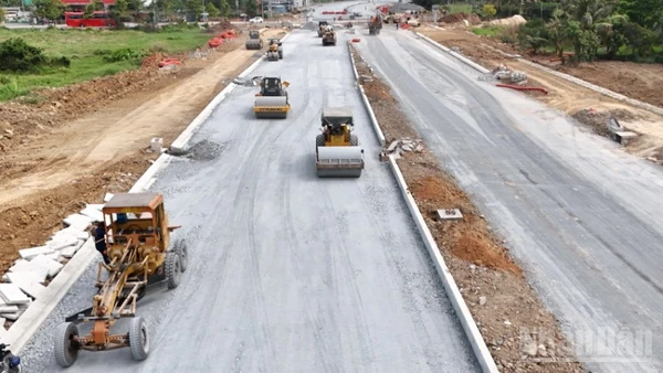 Thi công tại một dự án hạ tầng giao thông trọng điểm ở Đồng Nai.