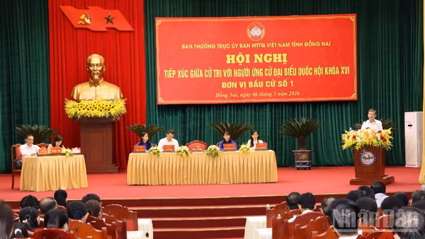 Ông Lê Minh Trí, Ủy viên Bộ Chính trị, Bí thư Trung ương Đảng, Trưởng Ban Nội chính Trung ương trình bày chương trình hành động tại Hội nghị.