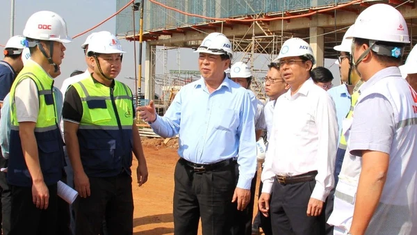 Bộ trưởng Xây dựng Trần Hồng Minh kiểm tra tại dự án sân bay Long Thành.