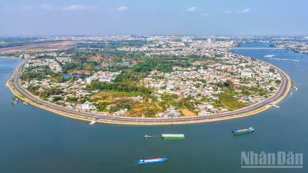 Cùng với sân bay Long Thành, hành lang sông Đồng Nai sẽ thực sự trở thành xung lực phát triển mạnh mẽ của thành phố Đồng Nai.