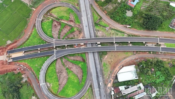Nút giao kết nối giữa Quốc lộ 51 với đường T1 sân bay Long Thành.