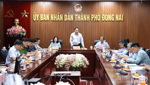 Quang cảnh buổi làm việc tại Ủy ban nhân dân thành phố Đồng Nai.