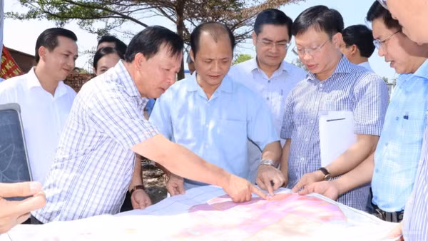 Lãnh đạo thành phố Đồng Nai khảo sát để quy hoạch lại, tạo không gian phát triển cho phường Trảng Dài.