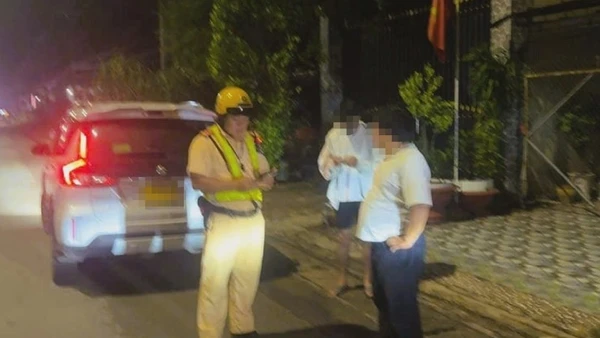 Lực lượng công an phối hợp kịp thời giải cứu anh L.