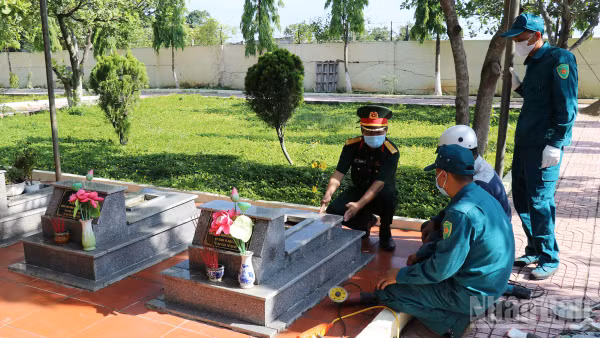 Tổ công tác chuyên trách Ban Chỉ đạo 515 tỉnh Lâm Đồng thực hiện việc lấy mẫu, số hóa hài cốt liệt sĩ tại nghĩa trang liệt sĩ xã Cư Jút .