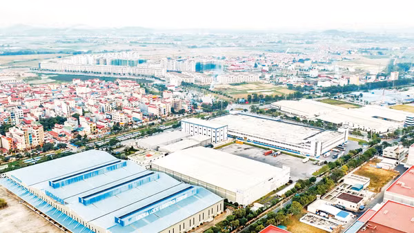 Phục vụ nhu cầu nhà ở của công nhân và chuyên gia làm việc tại Nhà máy Samsung (xã Yên Trung, tỉnh Bắc Ninh), các dự án nhà ở hiện đại, đa dụng đã được xây dựng ở các vị trí liền kề. Ảnh: Thành Đạt