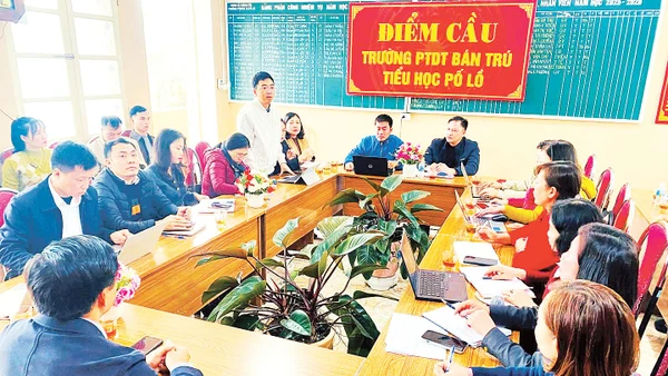 Nhiều chương trình hội thảo trực tuyến được tổ chức để nâng cao chất lượng công tác giảng dạy. Ảnh: Sở Giáo dục và Đào tạo tỉnh Tuyên Quang 