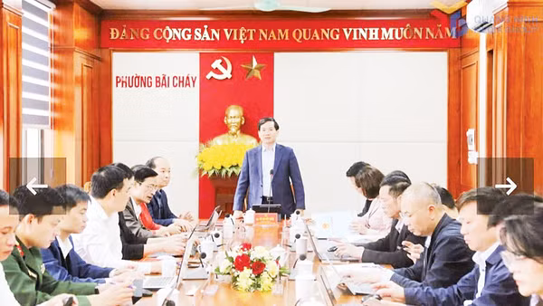 Đồng chí Vũ Quyết Tiến, Phó Bí thư Tỉnh ủy, Chủ tịch Ủy ban Mặt trận Tổ quốc tỉnh, Phó Chủ tịch Ủy ban Bầu cử tỉnh Quảng Ninh, đánh giá cao kết quả triển khai công tác chuẩn bị bầu cử tại phường Bãi Cháy.