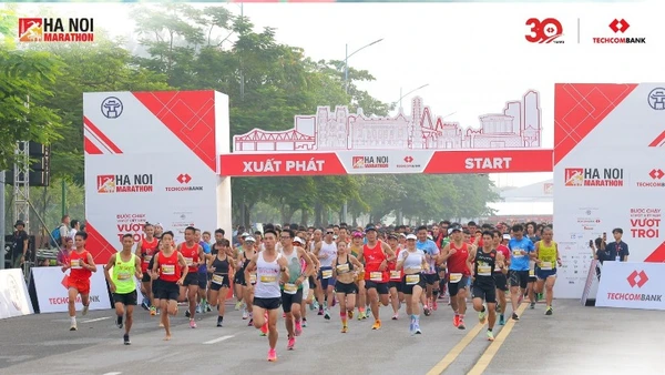 Giải chạy Marathon Quốc tế Hà Nội Techcombank còn là dịp để quảng bá văn hóa, di sản và khuyến khích thể thao cộng đồng.