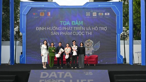 Tọa đàm “Định hướng phát triển và hỗ trợ sản phẩm cuộc thi Data for Life”.