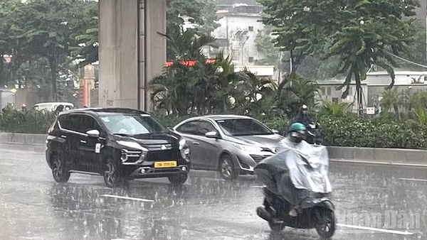 Dự báo khu vực Hà Nội ngày có mưa rào và dông rải rác, cục bộ có nơi mưa to. (Ảnh minh họa: Đ.T)