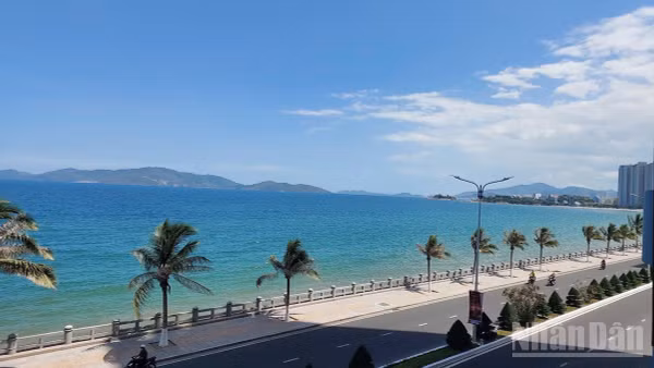 Dự báo khu vực miền trung nhiệt độ có nơi trên 37 độ C. (Ảnh minh họa: Đ.T)