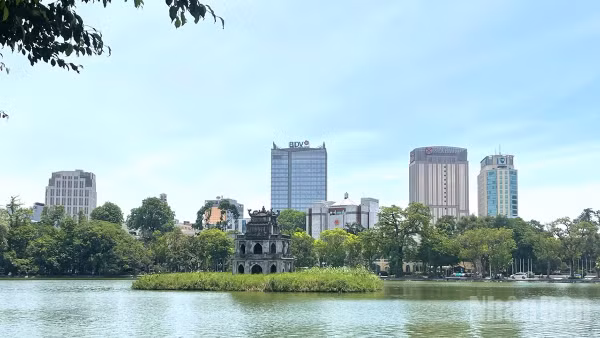 Khu vực Hà Nội có nắng nóng, nhiệt độ cao nhất từ 33-35 độ C. (Ảnh minh họa: Đ.T)