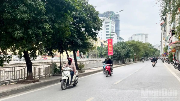 Khu vực Hà Nội nhiệt độ thấp nhất phổ biến 10-12 độ C. (Ảnh: Đ.T)