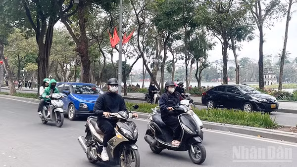 Khu vực Hà Nội từ chiều tối ngày 28/4 đến sáng 29/4 có mưa rào và rải rác có dông. (Ảnh minh họa: Đ.T)