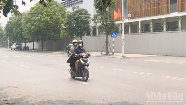 Dự báo khu vực Hà Nội ngày nắng, có nơi nắng nóng; đêm không mưa. (Ảnh: Đ.T)