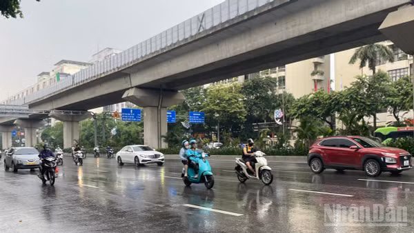 Dự báo khu vực Hà Nội sáng sớm và đêm có mưa, mưa nhỏ rải rác; trưa, chiều giảm mây hửng nắng. (Ảnh minh họa: Đ.T)