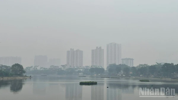 Dự báo khu vực Hà Nội có mưa vài nơi, sáng sớm có nơi có sương mù. (Ảnh minh họa: Đ.T)