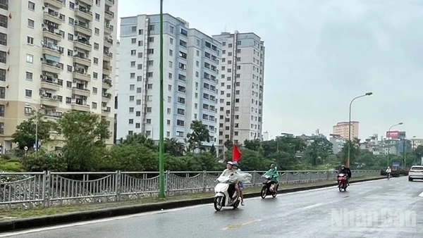 Dự báo khu vực Hà Nội sáng và đêm có mưa nhỏ, mưa phùn và sương mù rải rác. (Ảnh minh họa: Đ.T)