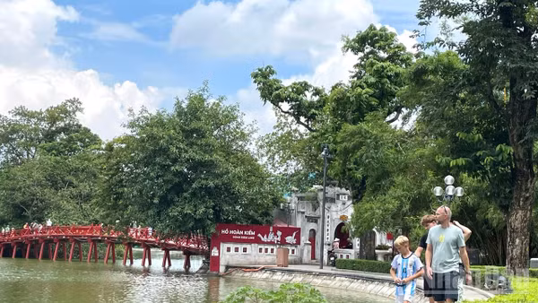 Khu vực Hà Nội có mây, ngày nắng nóng, có nơi nắng nóng gay gắt. (Ảnh minh họa: Đ.T)