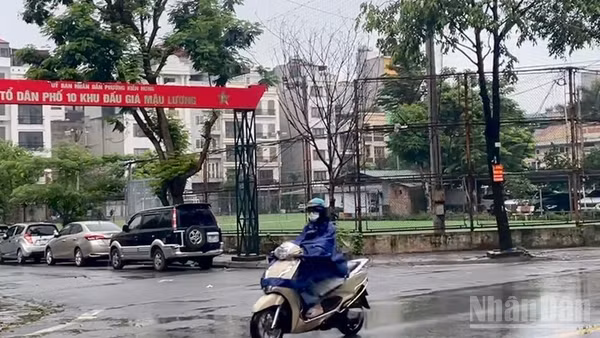 Dự báo khu vực Hà Nội có mưa, mưa vừa và rải rác có dông. (Ảnh minh họa: Đ.T)