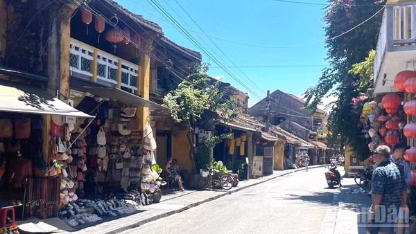 Dự báo khu vực Trung Bộ có nắng nóng với nhiệt độ cao nhất phổ biến 35-37 độ C. (Ảnh minh họa: Đ.T)
