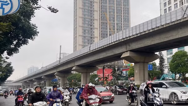 Dự báo khu vực Hà Nội chiều tối và đêm có mưa rào và rải rác có dông. (Ảnh: Đ.T)