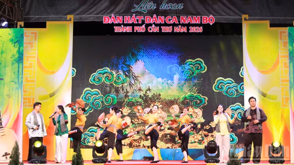 Dân ca Nam Bộ mang sắc thái văn hóa độc đáo, gắn bó với cuộc sống lao động. 