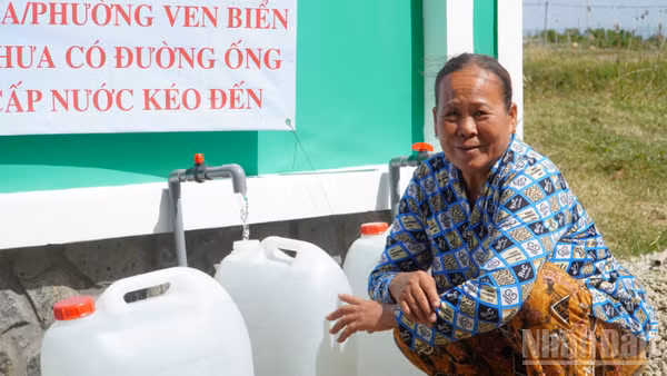 Đầu năm đến nay, 37 điểm cấp nước sạch miễn phí cho người dân vùng hạn mặn được thành phố Cần Thơ duy trì, cung cấp. 