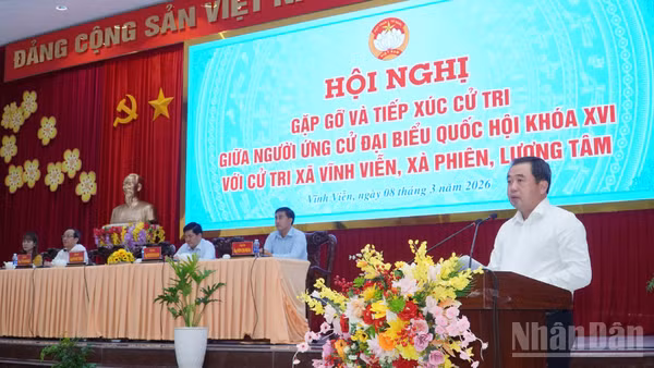 Ủy viên Bộ Chính trị, Bộ trưởng Nông nghiệp và Môi trường Trần Đức Thắng thông qua chương trình hành động.