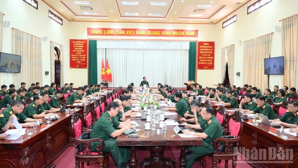 Toàn cảnh hội nghị.