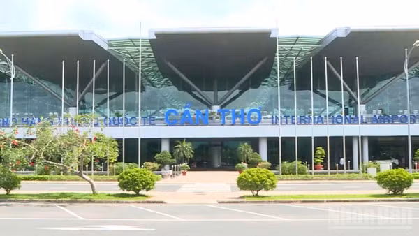 Mặc dù là Cảng hàng không quốc tế Cần Thơ nhưng chưa khai thác chuyến bay quốc tế.