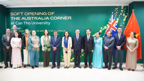 Nghi thức lễ ra mắt không gian trưng bày và giới thiệu về Australia tại Đại học Cần Thơ.