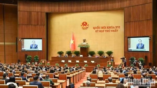 Quang cảnh phiên bế mạc Kỳ họp thứ nhất, Quốc hội khóa XVI. (Ảnh: DUY LINH)