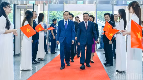 Thường trực Ban Bí thư Trần Cẩm Tú dự Phiên họp toàn thể về đối ngoại Đảng và đối ngoại nhân dân. (Ảnh: DUY LINH)