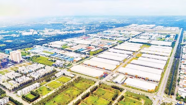 Các khu công nghiệp tại tỉnh Bình Dương tiếp tục thu hút vốn đầu tư nước ngoài hiệu quả. Trong ảnh: Khu công nghiệp Việt Nam-Singapore 2 tại tỉnh Bình Dương. (Ảnh: TRỊNH BÌNH)