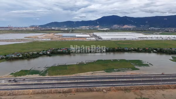 Trong tổng diện tích đất tự nhiên của Khu kinh tế Vũng Áng 22.781ha, tỷ lệ lấp đầy của các khu chức năng đạt gần 75%.