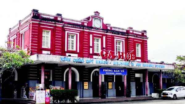 Ga Huế - công trình kiến trúc được người Pháp xây dựng dưới thời Vua Thành Thái.