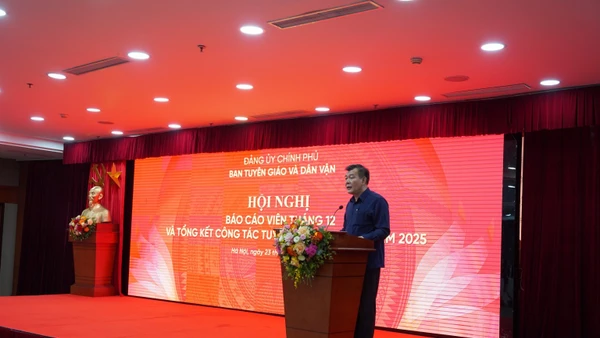 Đồng chí Nguyễn Đức Phong, Phó Bí thư Đảng ủy Chính phủ phát biểu chỉ đạo hội nghị.