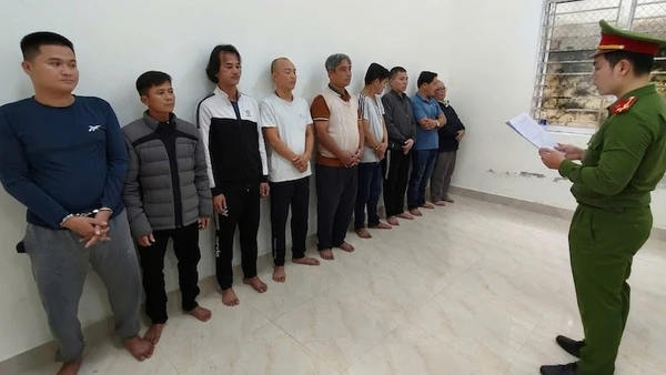 Các đối tượng tại cơ quan điều tra. (Ảnh: Công an cung cấp)