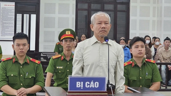 Bị cáo Trần Bảo Uyên tại phiên tòa.