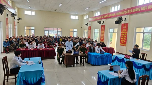 Hình ảnh phiên tòa giả định. (Ảnh: HOÀNG THƯỜNG)