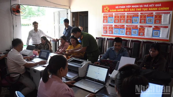 Trung tâm phục vụ hành chính công xã A Vương, thành phố Đà Nẵng thuê tạm nhà dân để làm việc. Ảnh chụp tháng 7/2025. (Ảnh: ANH ĐÀO)