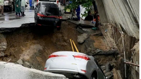 Hiện trường tại vị trí sạt lở trên đường Nguyễn Công Trứ, chiều 3/12.